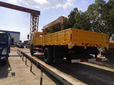 東風(fēng)6.3噸隨車吊 玉柴160馬力發(fā)動(dòng)機(jī)，廠家直銷價(jià)格優(yōu)勢(shì)解析